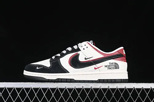 All Categories Nk SB Dunk Series Nk SB Dunk Low High-end Customized Low-top Shoes Nk SB Dunk Low North Face Co-branded Zhuba Black Red Hook Anniversary High-end Customized Low-top Casual Shoes DM6868-043